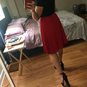 NWOT Calvin Klein Pleaded Skirt